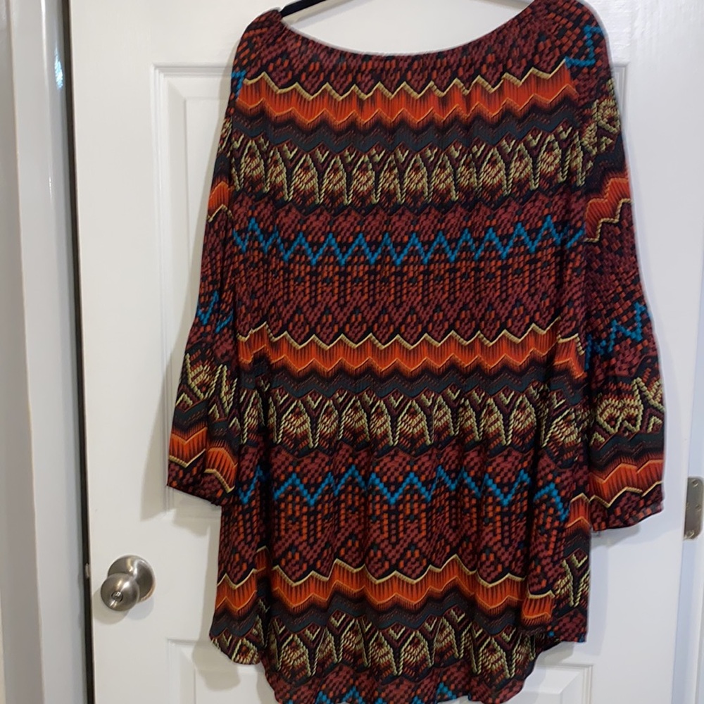 Cato Women's Pullover Plunge Crew Neck Pleated Top Geometric Tunic Size 26/28 - Picture 8 of 12